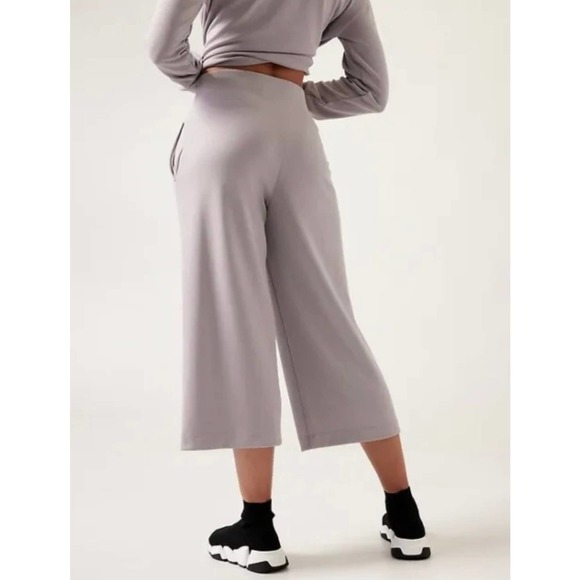 ATHLETA Pants Womens Small Light Gray Seasoft Wide Crop Tinsel Athletic Workout - Picture 3 of 16